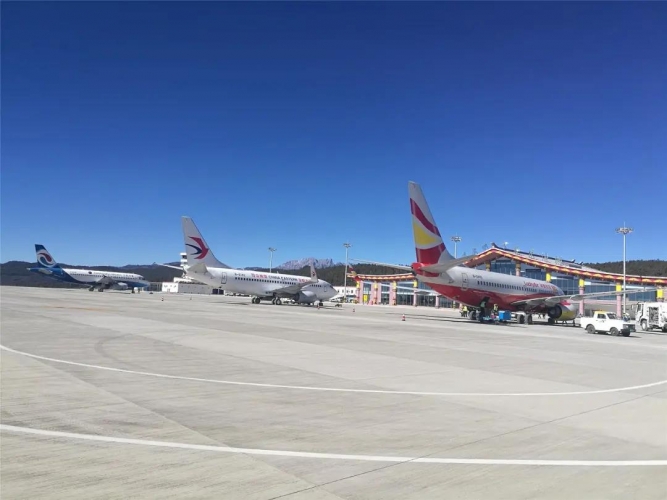 三月，泸沽湖机场航线航班全面恢复 (2).jpg