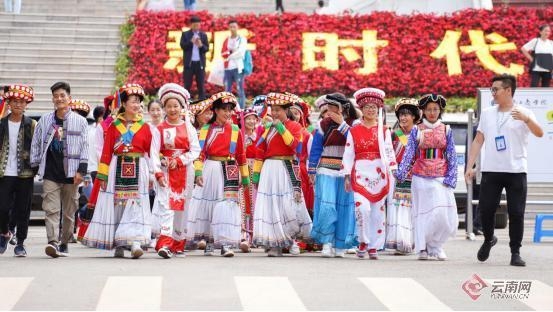 全国人大代表李孝轩：用教育扶贫点亮寒门学子美好未来 (1).jpg