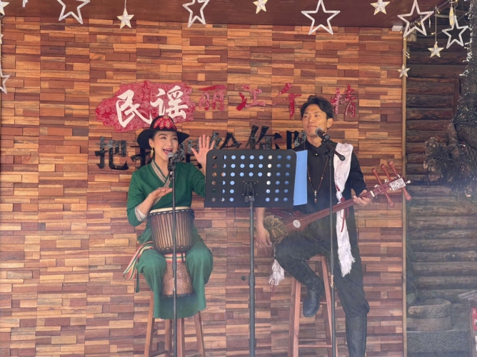 为每一个拥有美好梦想并执着追求的人们喝彩！丽江千古情花痴节闪亮登场 (1).jpg