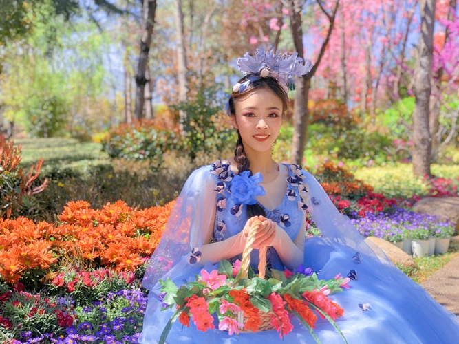 为每一个拥有美好梦想并执着追求的人们喝彩！丽江千古情花痴节闪亮登场 (9).jpg