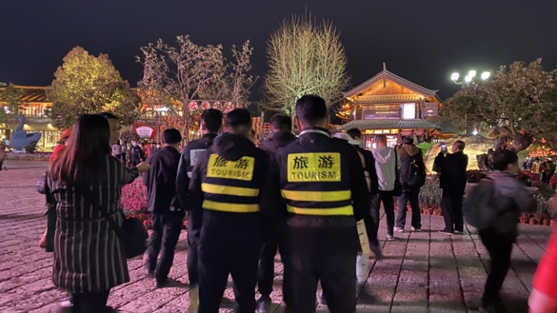 丽江文旅部门开展专项整治 执法支队夜查古城酒吧... (2).jpg