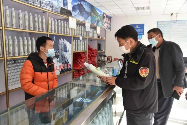 丽江市文旅局多部门联合持续开展旅游市场秩序整治 (3).jpg