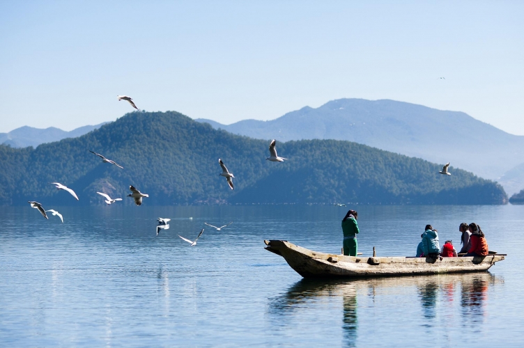 泸沽湖全面实施十大工程 努力守护一湖碧水6.jpg