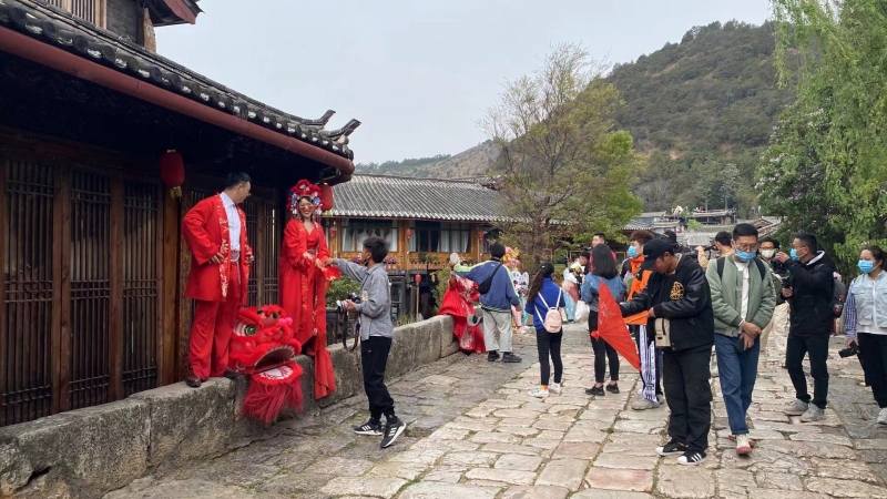 一年10万对！旅拍产业将成为束河古镇新名片 (7).jpg