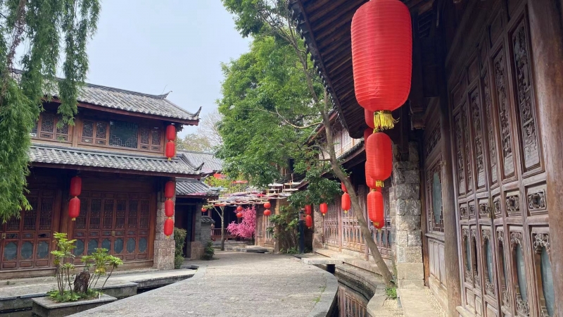 一年10万对！旅拍产业将成为束河古镇新名片 (8).jpg