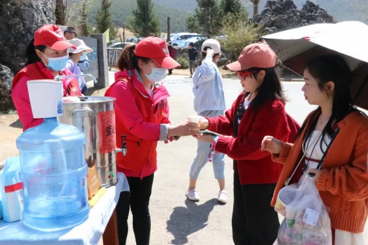 “五一”期间  玉龙雪山景区接待游客9 (5).jpg