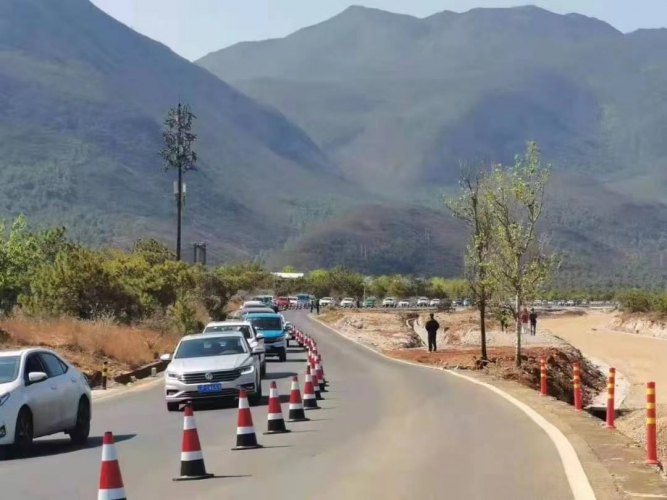 “五一”期间  玉龙雪山景区接待游客9 (4).jpg