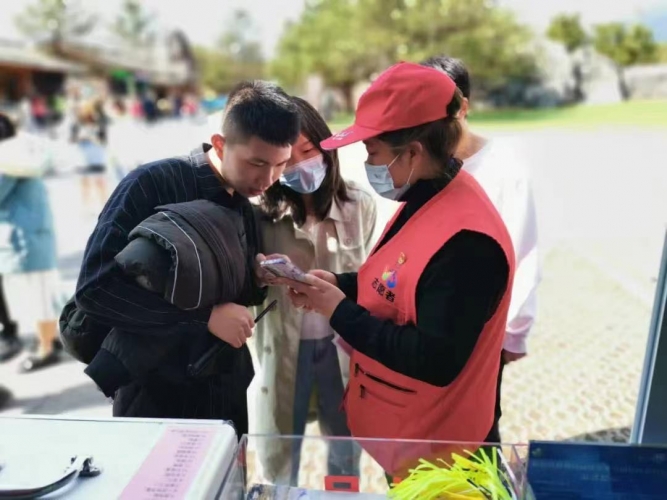 “五一”期间  玉龙雪山景区接待游客9 (7).jpg