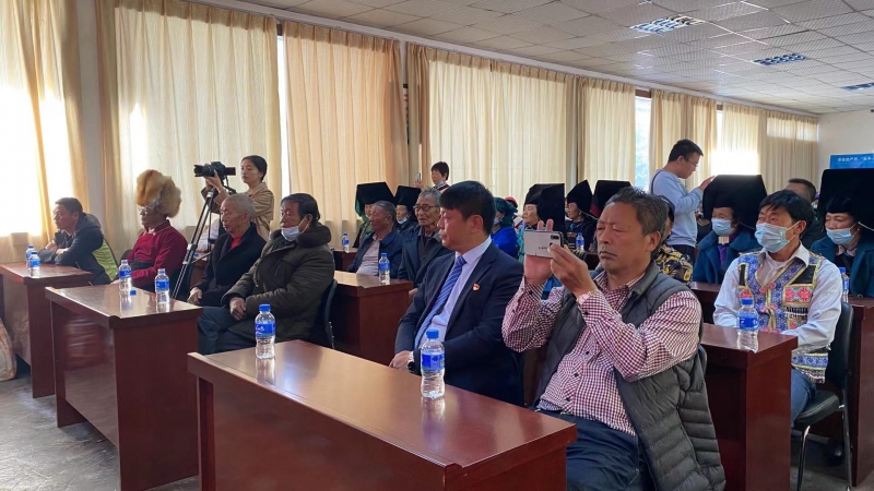 暖心！关爱老年人不只是一句话 丽江样样红公司这样落到实处 (8).jpg