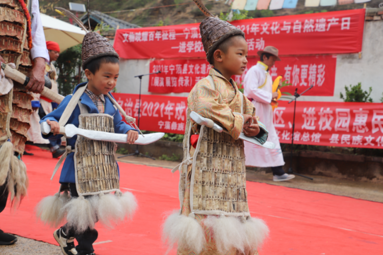 盛装、歌舞～近日在泸沽湖旁举行的这个活动精彩纷呈！ (4).png