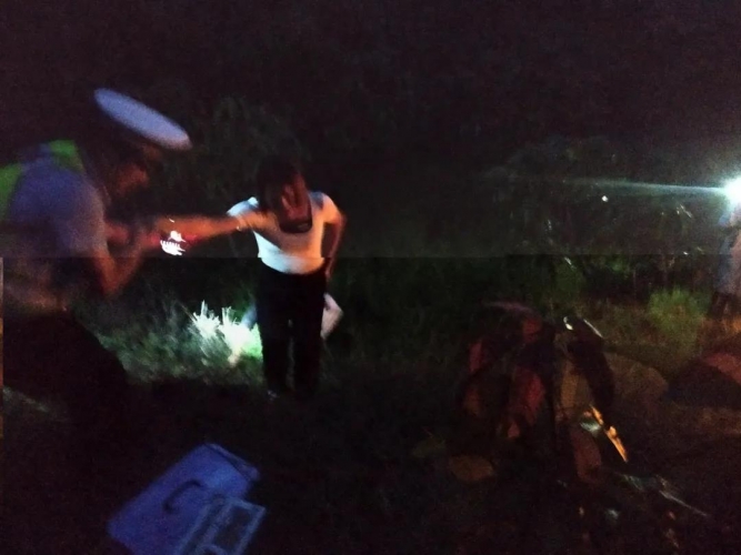 凌晨5点 川牌女司机驾车在华坪坠入40米的芒果林……3.jpg