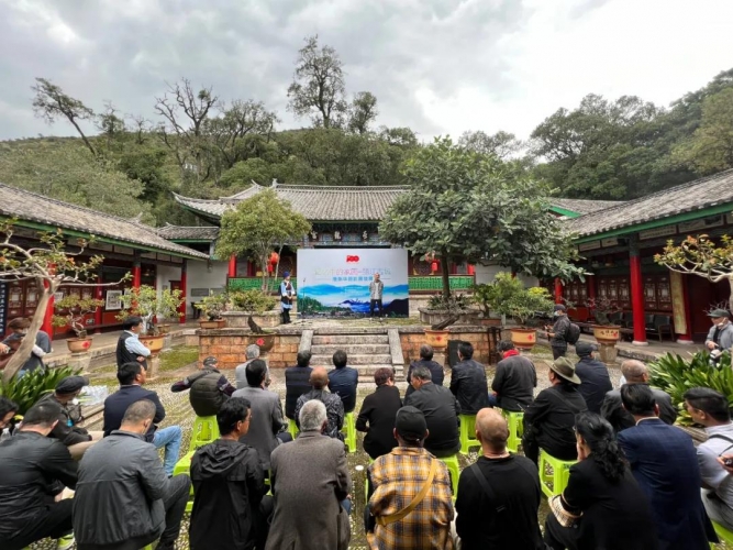 纳西族摄影家唐新华86幅作品带你回到记忆中的丽江古城 (1).jpg