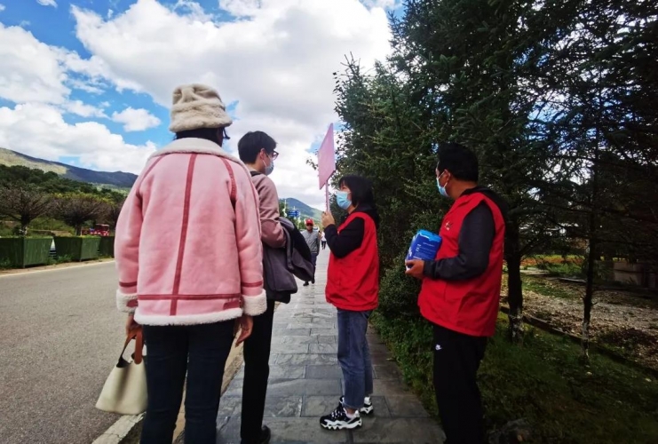 玉龙雪山旅游景区志愿服务暖人心。10.jpg
