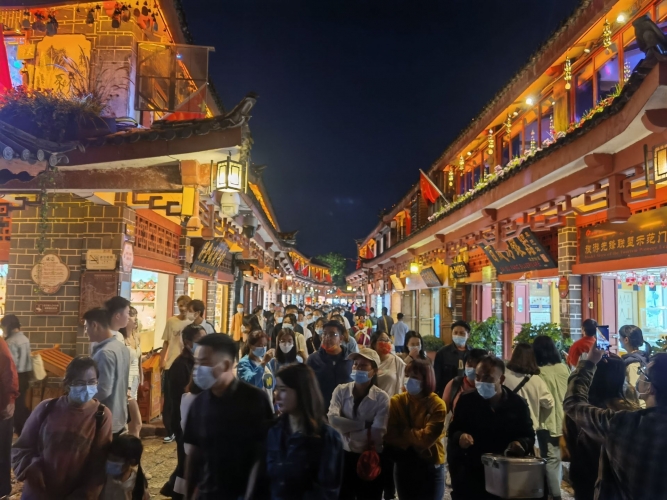 回暖明显！国庆七天丽江接待游客121.46万人次，收入10.83亿元  1.jpg