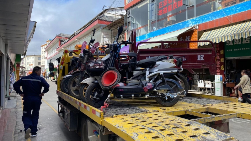 提升城市精细化管理  古城区多部门联合执法为农贸市场换新颜 (10).jpg