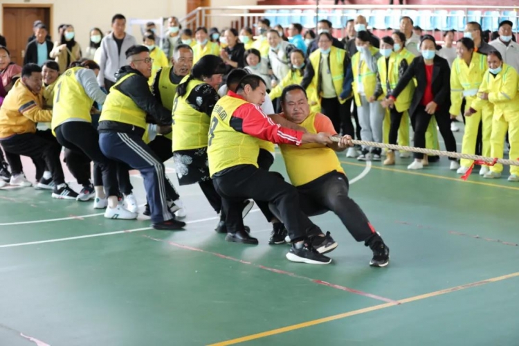 尽显风采，庆祝古城区第18个环卫工人节职工运动会 (2).jpg