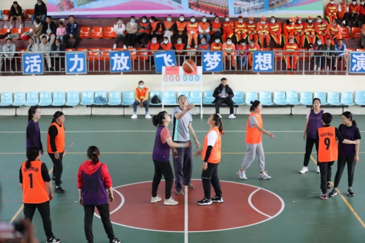 尽显风采，庆祝古城区第18个环卫工人节职工运动会 (3).jpg