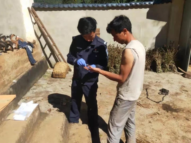 永胜县松坪派出所深入开展“Y”库信息采集工作