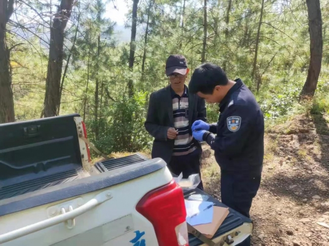 永胜县松坪派出所深入开展“Y”库信息采集工作