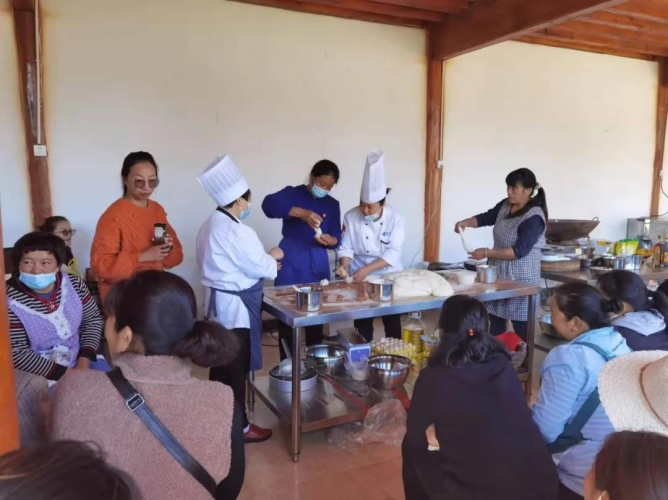 白沙镇开展技能培训 助力妇女创业就业