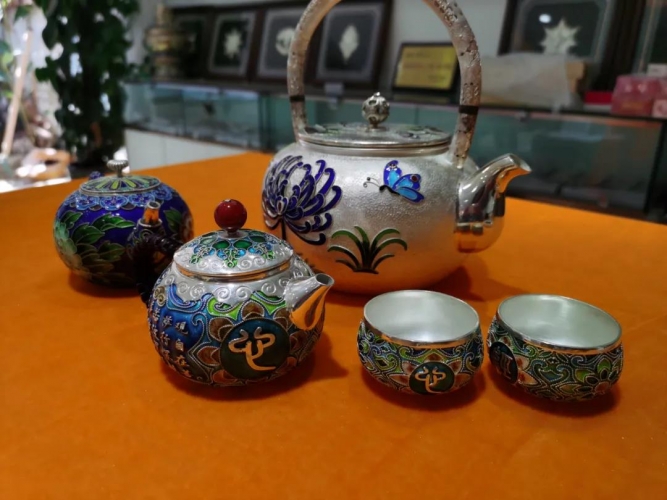 永胜县非物质文化遗产珐琅银器走出国门