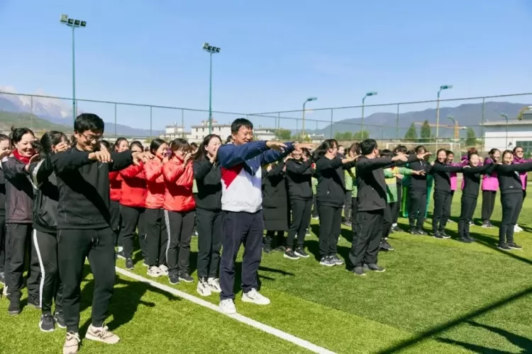 古城区投资控股集团庆祝古城区第十八个环卫工人节系列活动闭幕！