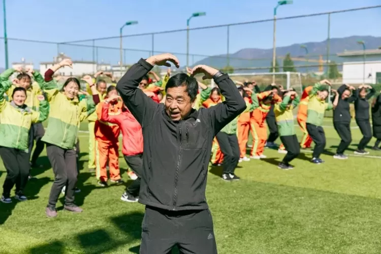 古城区投资控股集团庆祝古城区第十八个环卫工人节系列活动闭幕！