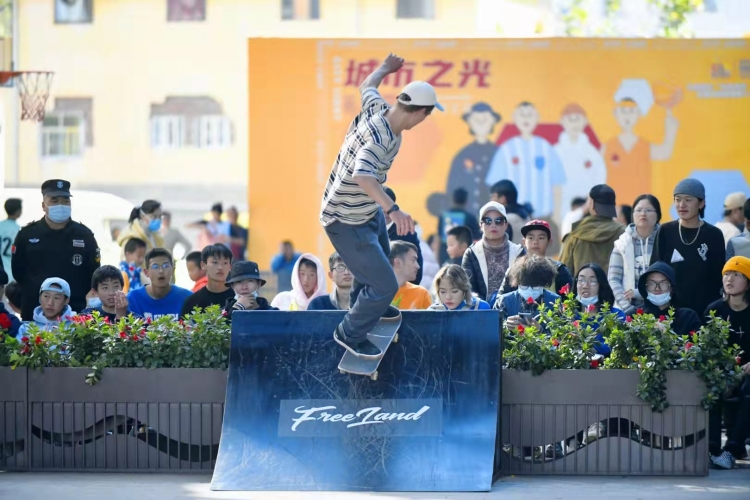 天雨流芳·文旅大集丨滑板挑战赛、街头篮球、足撞球……“青年文化周”活动精彩纷呈