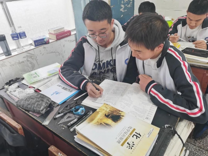 永胜13名学生荣膺“新时代好少年”