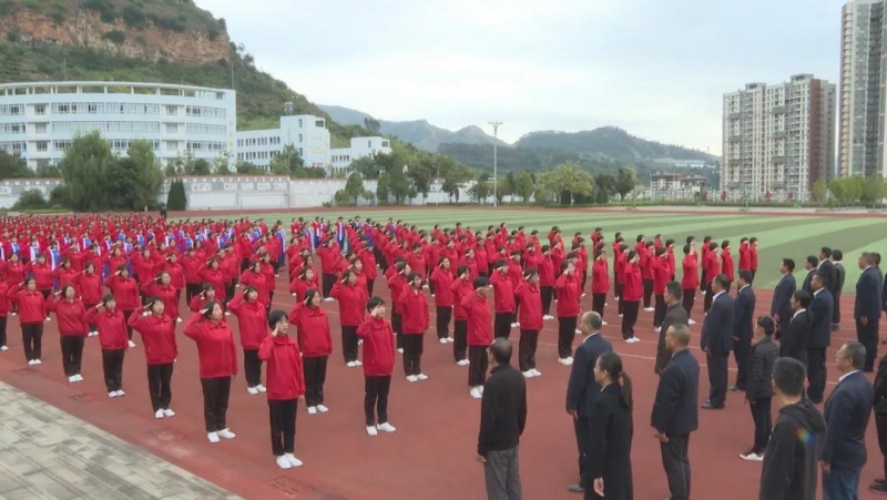 华坪县多部门党员干部到女高开展党性教育