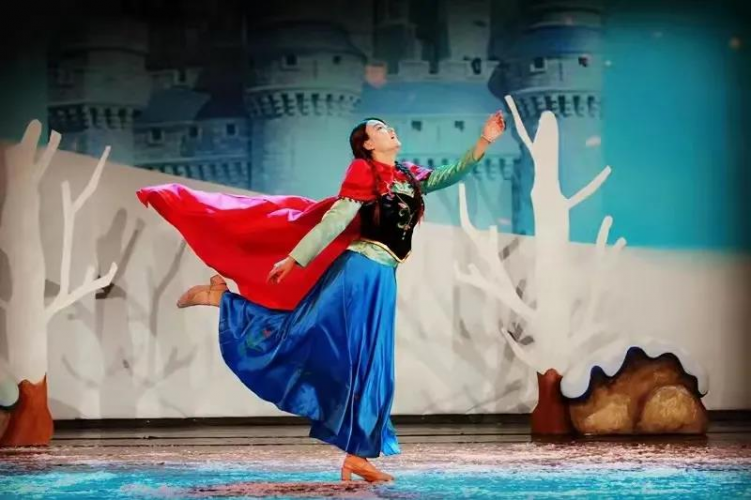 天雨流芳·文旅大集丨来祥和商业广场看《冰雪奇缘》舞台剧，赴一场童话之约