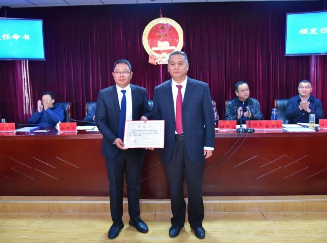 阿辉为区人民政府副区长 代理区长职务 (1).jpg