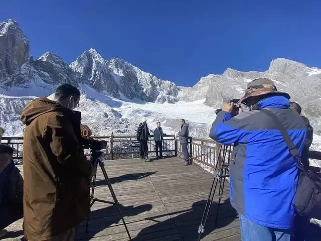 云南卫视《丝路云裳——穿在身上的艺术》 在丽江取景拍摄