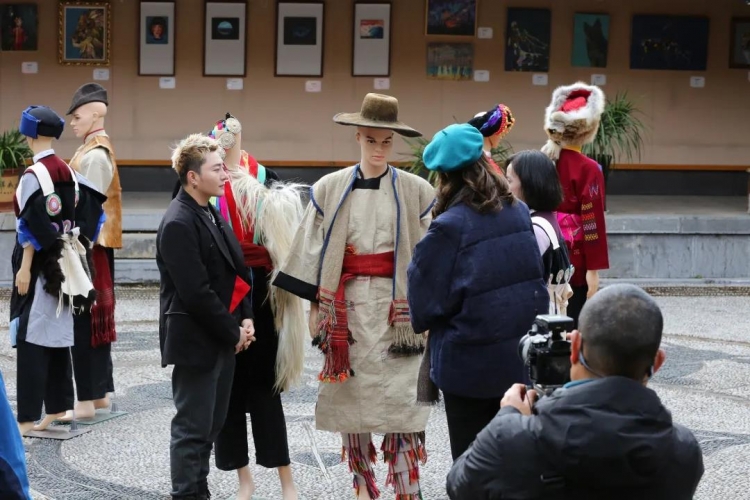 云南卫视《丝路云裳——穿在身上的艺术》 在丽江取景拍摄