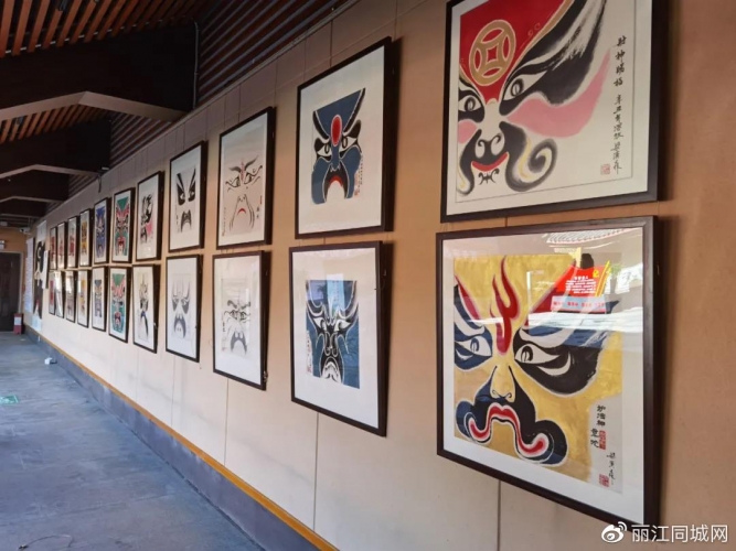 “百年百幅 大美丽江 梁汉森意象脸谱画派展览”在丽江市博物馆拉开大幕1.jpg