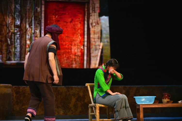 原创大型现代滇剧《张桂梅》在丽江市委党校上演1.jpg