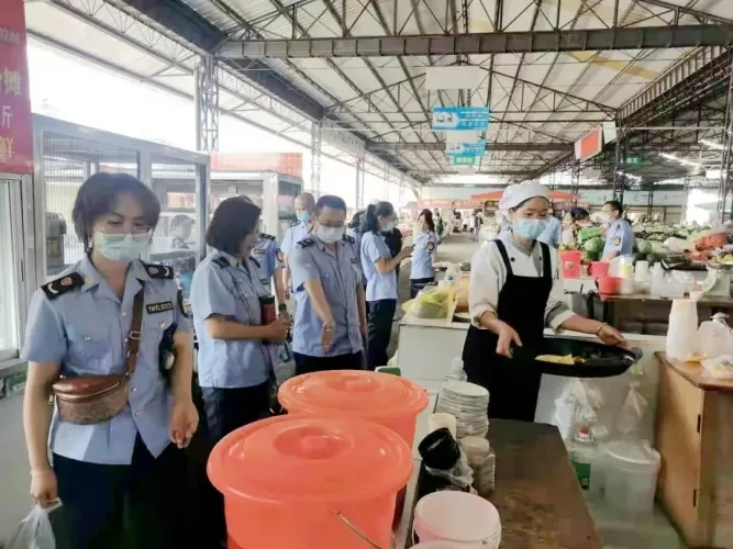 玉龙县市场监管局采取“1238”工作模式扎实开展农贸市场专项整治工作