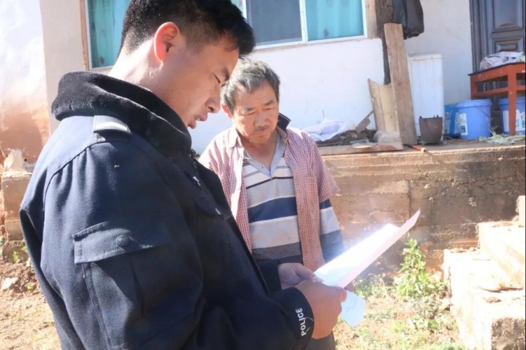 永胜县松坪派出所开展“百万警进千万家”活动