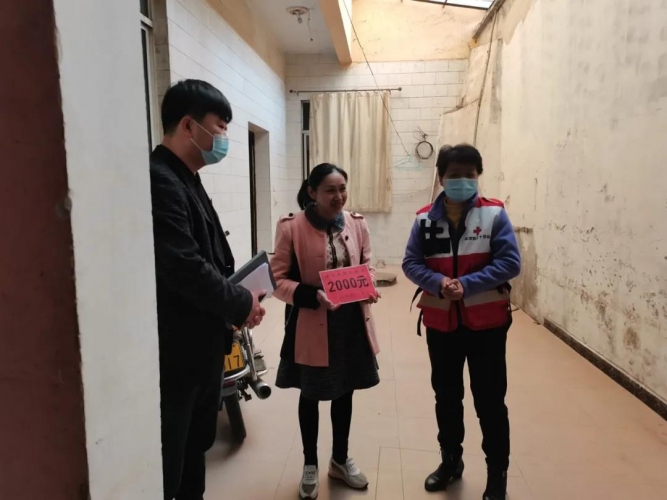 发放大病救助金3万元！华坪县红十字会为这13户家庭送去关怀和温暖