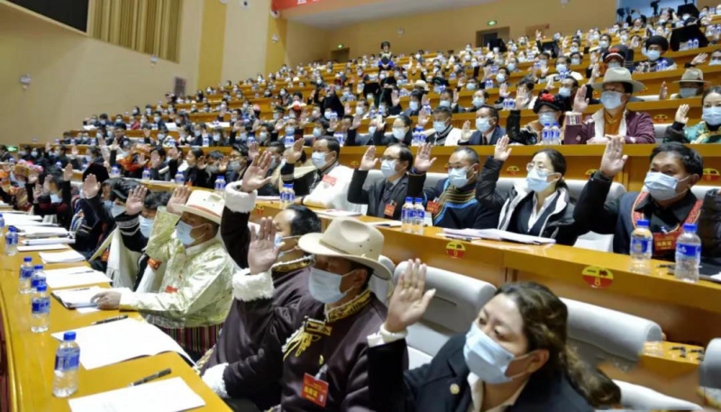 宁蒗彝族自治县第十八届人民代表大会第一次会议开幕