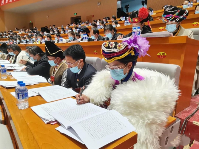 宁蒗彝族自治县第十八届人民代表大会第一次会议开幕