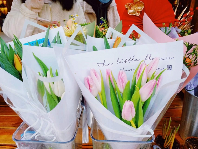 大研街道首届年货节正式开启  快来丽江古城四方街感受不一样的年味儿 (13).jpg