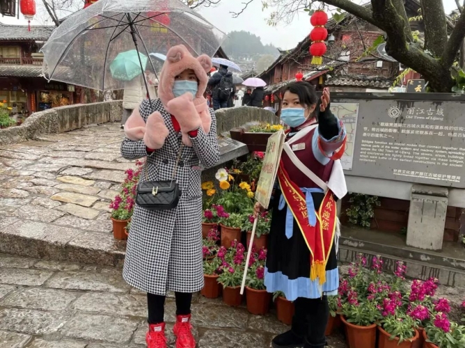 春节假日，丽江共接待游客72.53万人次，旅游收入6.09亿元