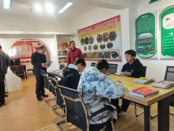 永胜县建成首个全民阅读进乡村示范点