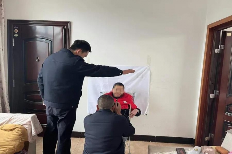 身份证到期“没有办法”去派出所，民警上门服务暖人心