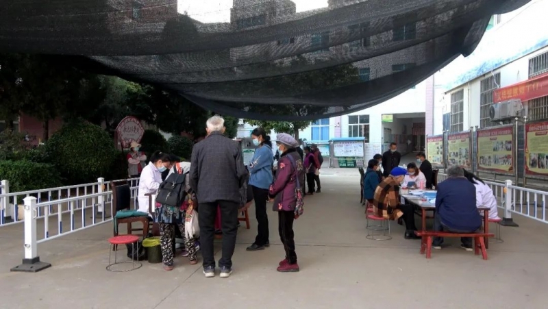 华坪县荣将镇开展65岁以上老年人免费体检活动