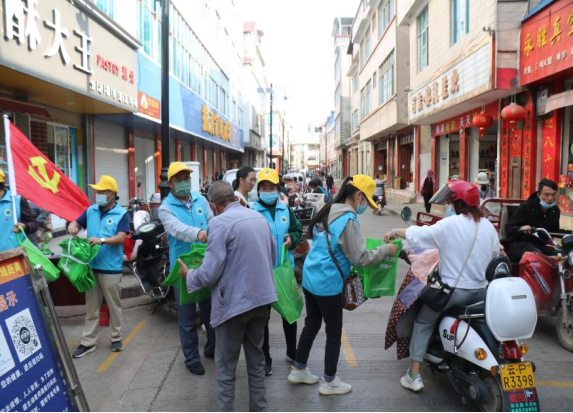 丽江市生态环境局永胜分局开展 “生态永胜·美丽县城” 宣传活动