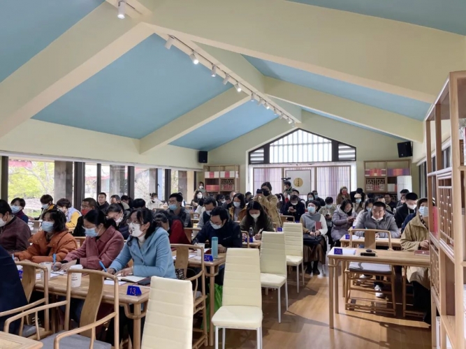 打造丽江文化自信新坐标，东巴书院首期系列文化讲座正式开讲！