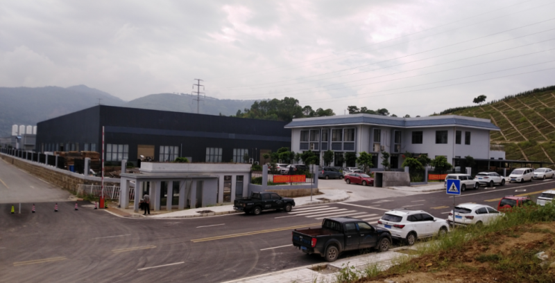 华坪县石英坩埚二期完成厂房建设 开始生产设备安装