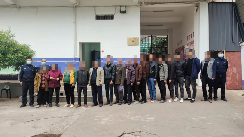 聚众赌博 永胜这13人着了！